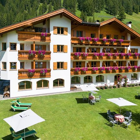 Hotel Jagdhof Wolkenstein in Gröden Exterior foto